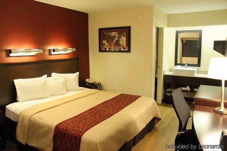 Red Roof Inn Plus+ Secaucus - Meadowlands Room photo