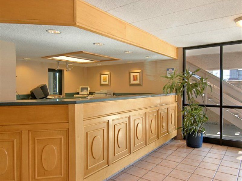 Red Roof Inn Plus+ Secaucus - Meadowlands Interior photo