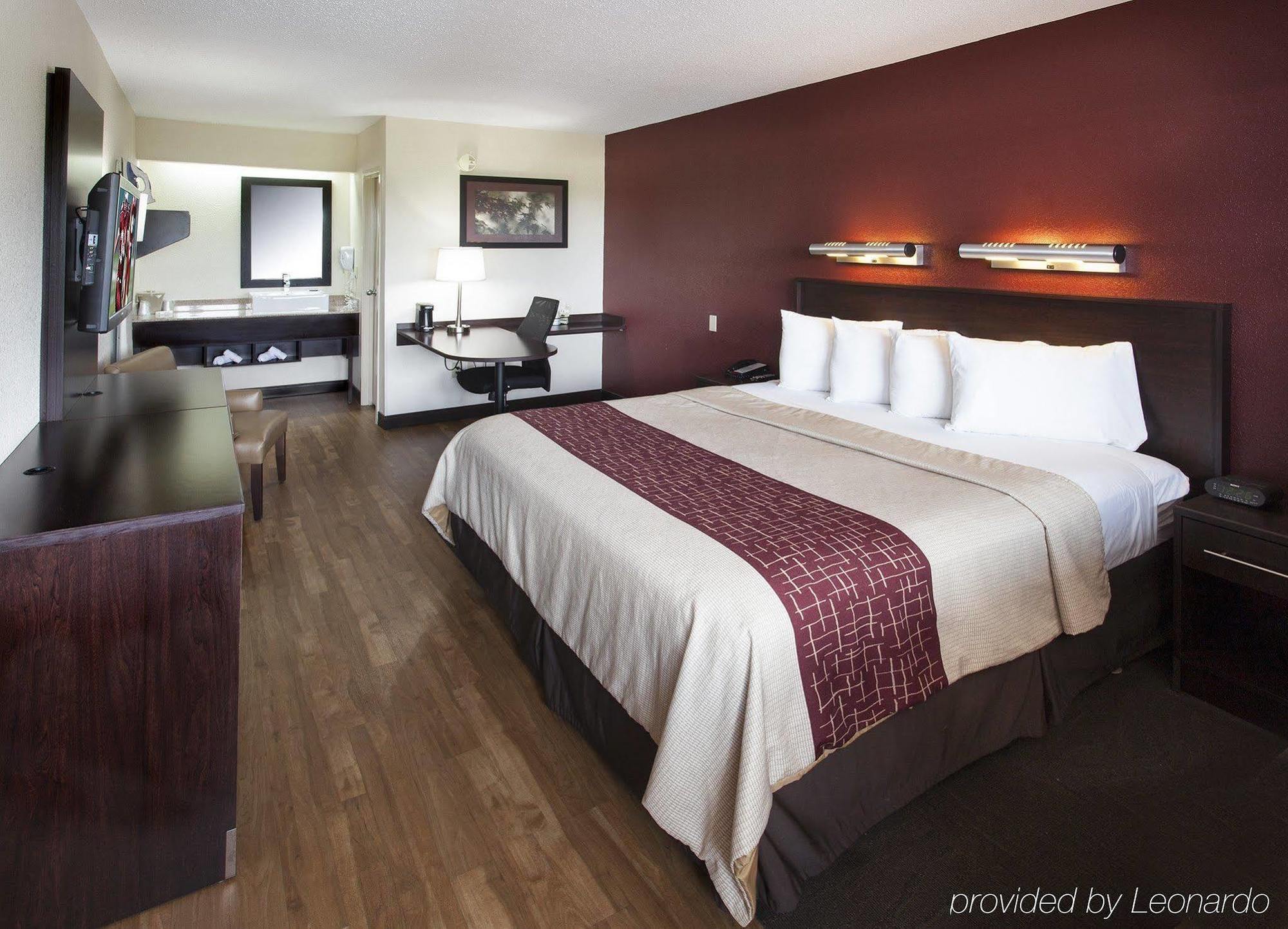 Red Roof Inn Plus+ Secaucus - Meadowlands Exterior photo